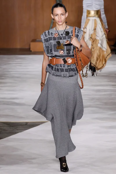 Look 26
